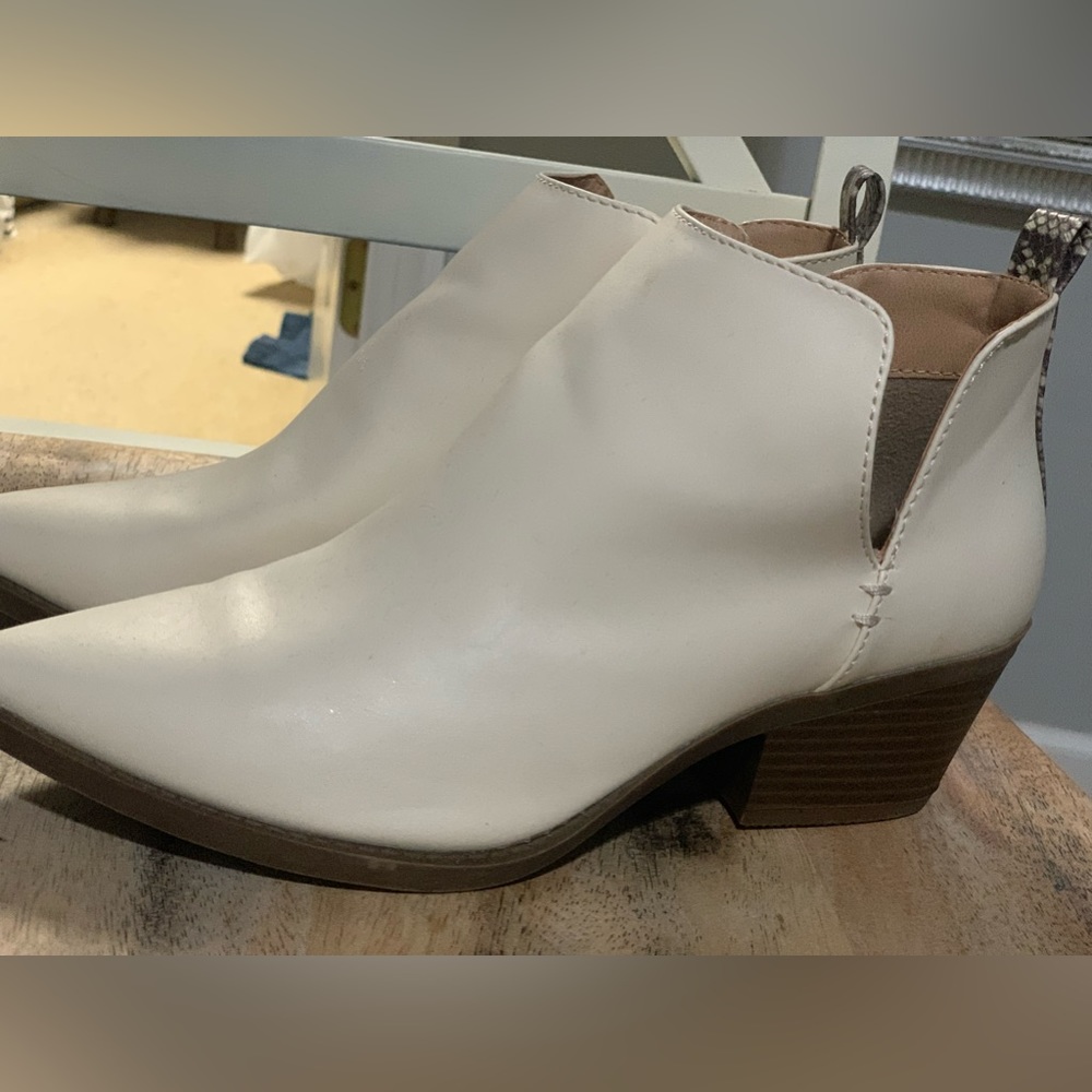 Cream shoe booties